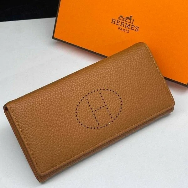 An Elegant Women Wallet From Hermes with a Classic and Stylish Design